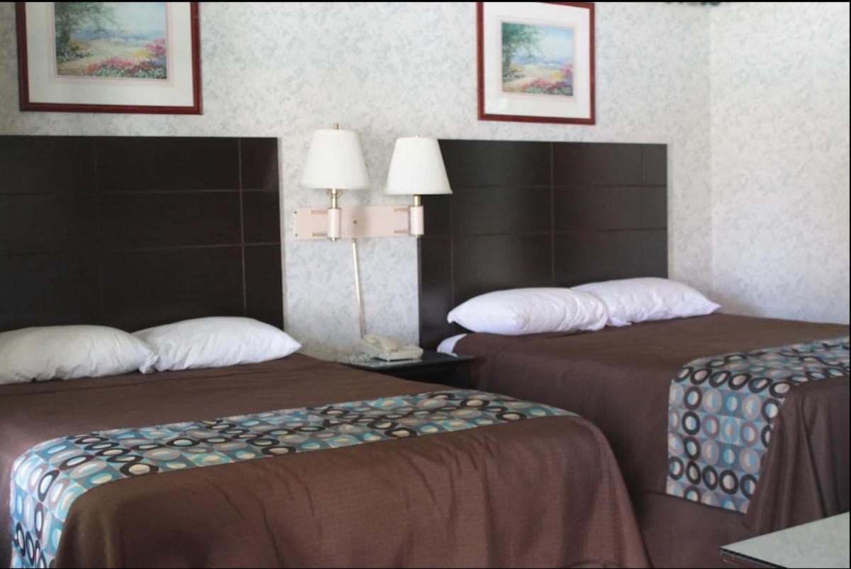 Wagon Wheel Inn Lenox Luaran gambar