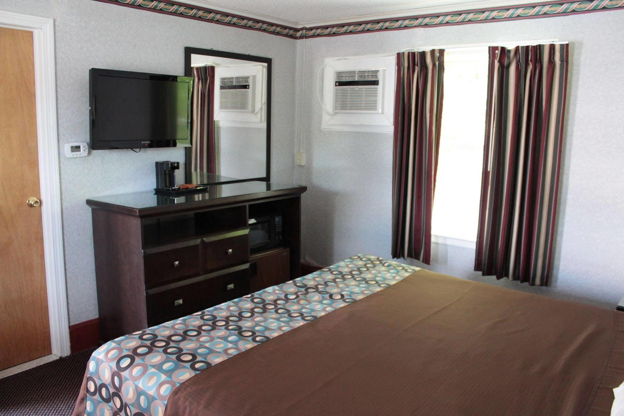 Wagon Wheel Inn Lenox Luaran gambar